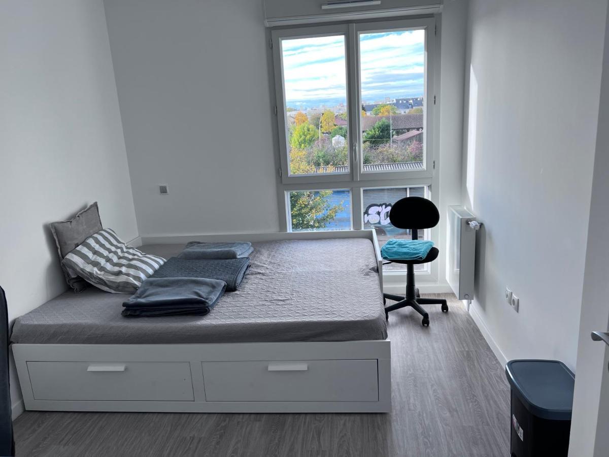 Chambre Privee Dans Un Appartement A 37 Min De Champs Elysees Sartrouville Eksteriør bilde