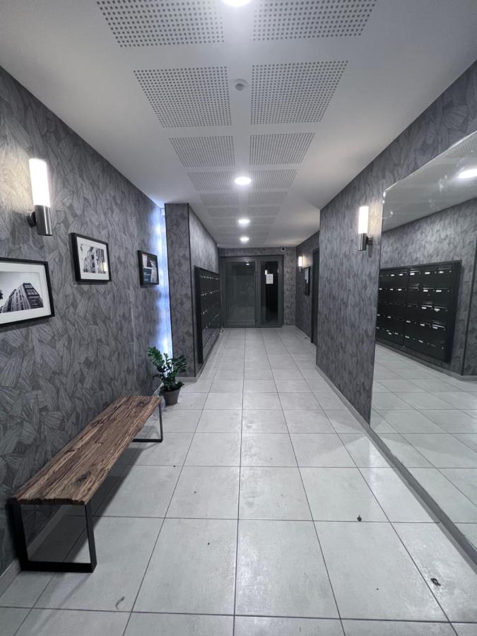Chambre Privee Dans Un Appartement A 37 Min De Champs Elysees Sartrouville Eksteriør bilde